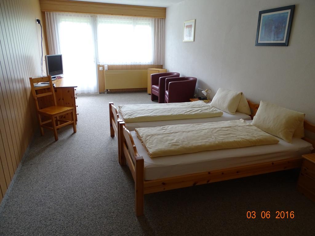 Hotel Old-Jnn Saas im Prattigau Zimmer foto
