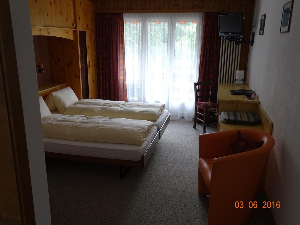 Hotel Old-Jnn Saas im Prattigau Zimmer foto